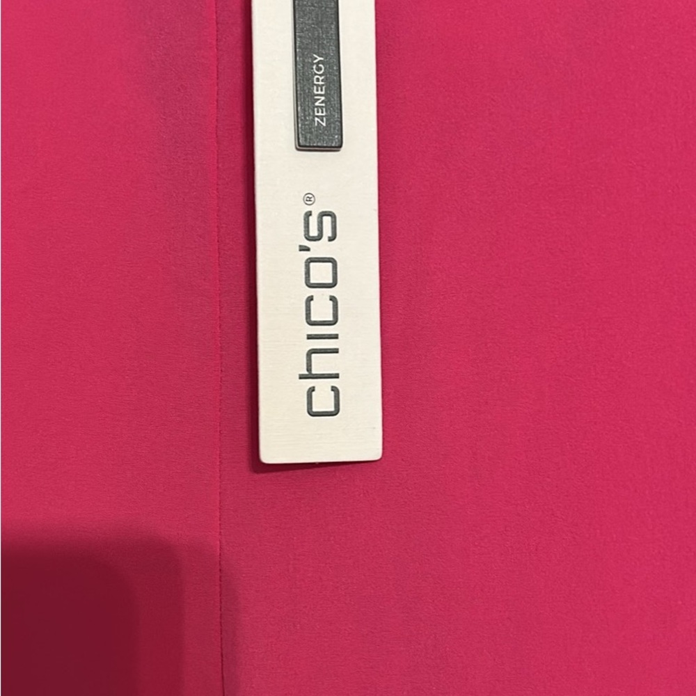 NWT !! Chicos size 3. Perfect addition to your summer wardrobe !